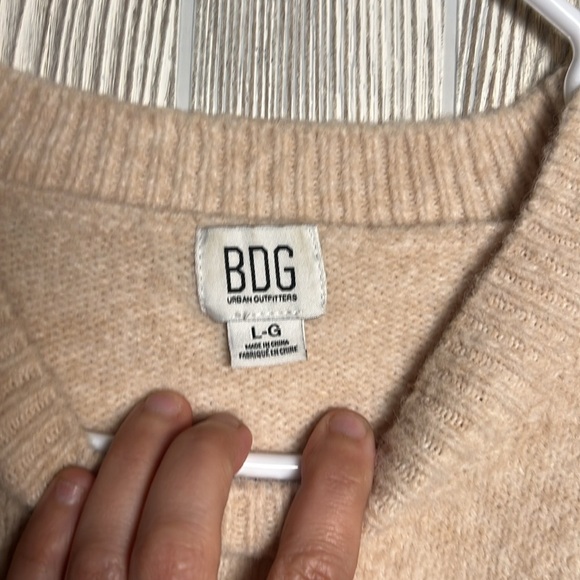 Women's Beige Sweater Oversize Sweater BDG Urban Outfitters Box Fit Size Large - Picture 3 of 5